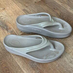 OOFOS Platform Thong Sandals in Khaki Beige Color Sz 11